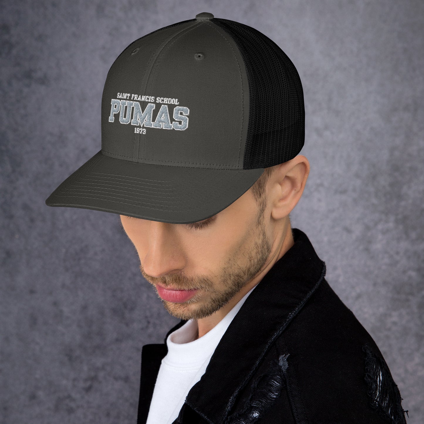 Trucker Cap with Pumas logo
