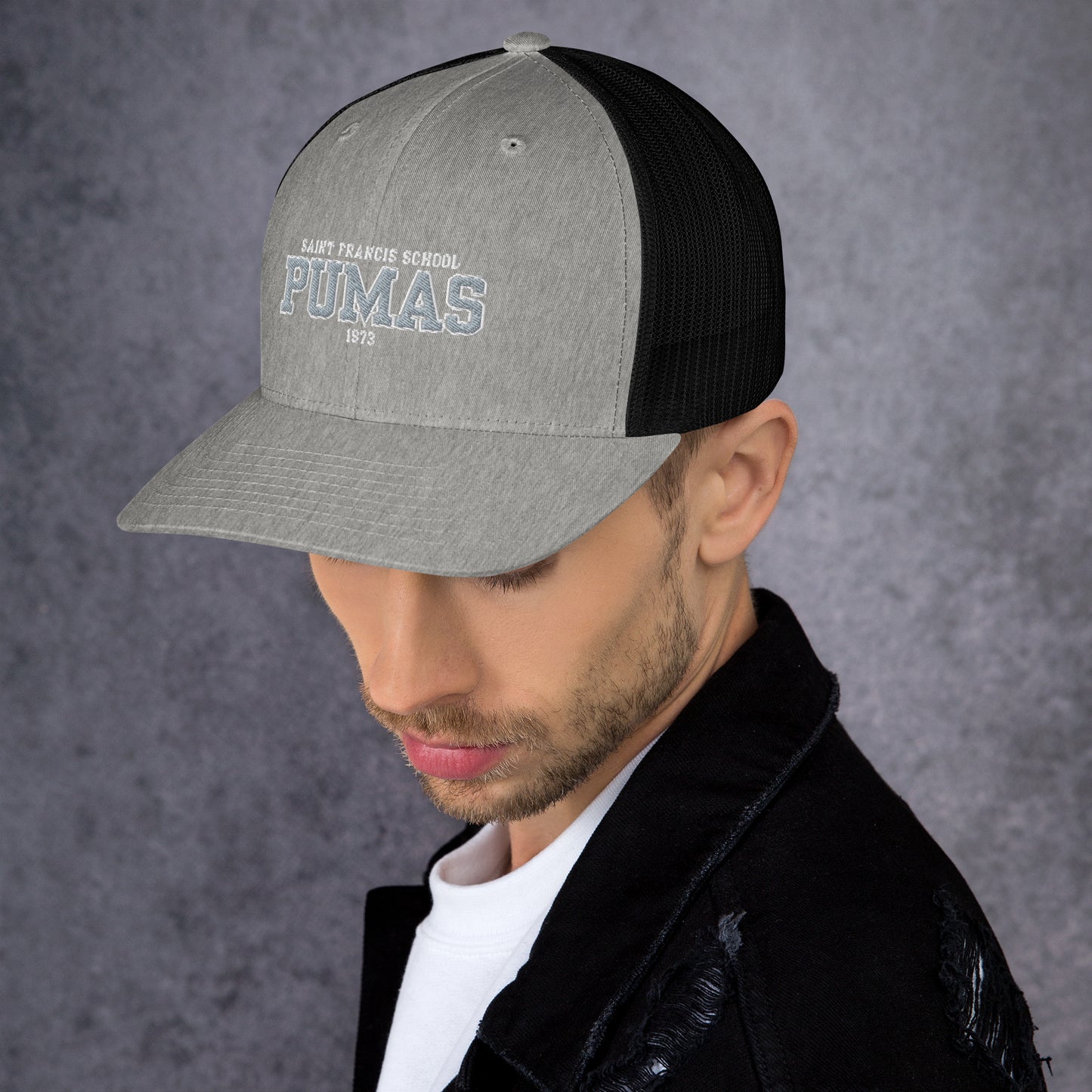 Trucker Cap with Pumas logo