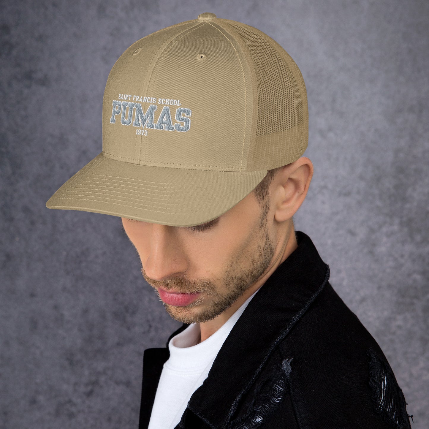 Trucker Cap with Pumas logo
