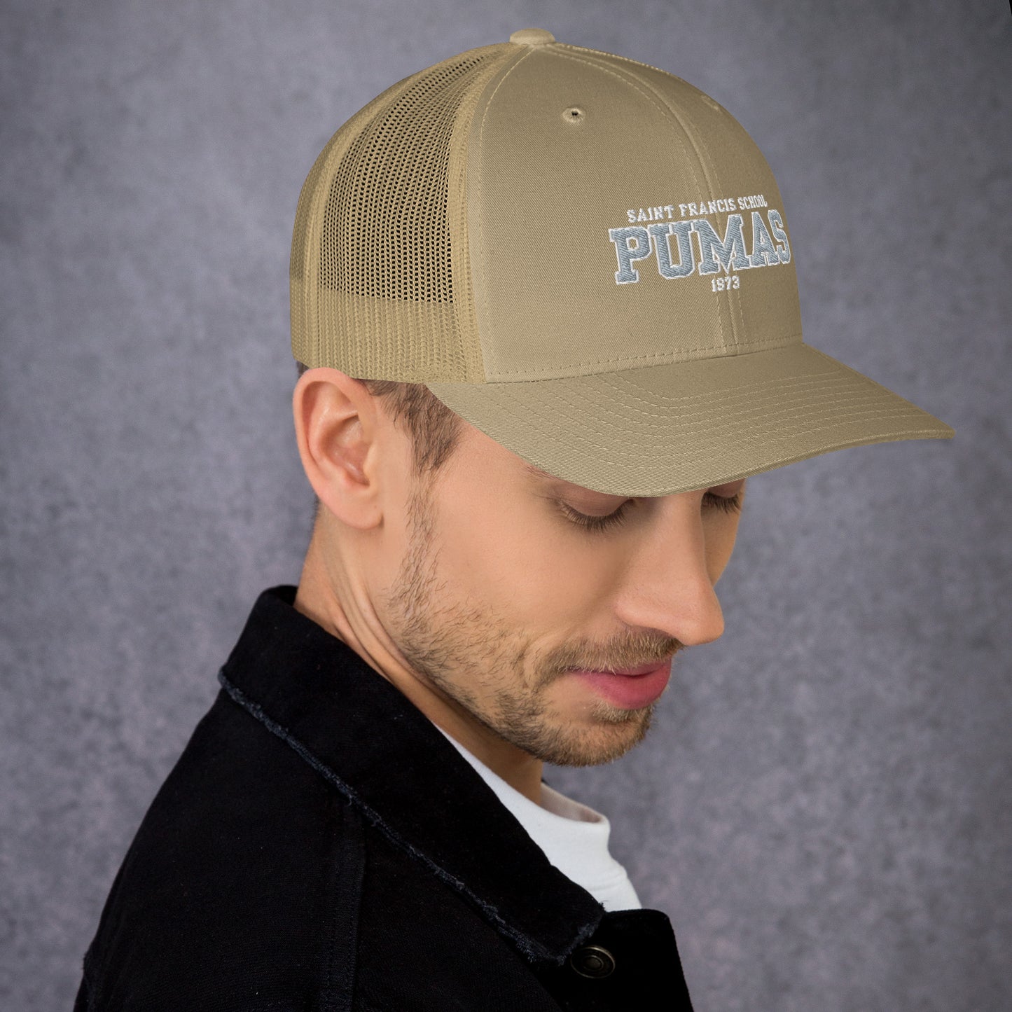 Trucker Cap with Pumas logo