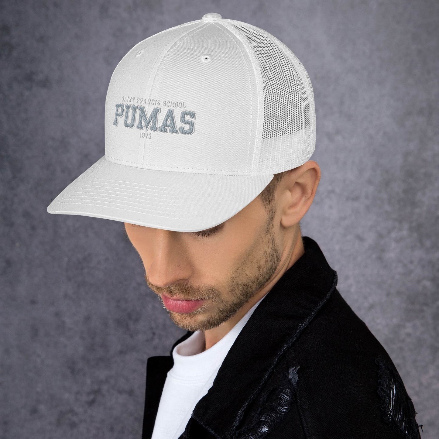 Trucker Cap with Pumas logo