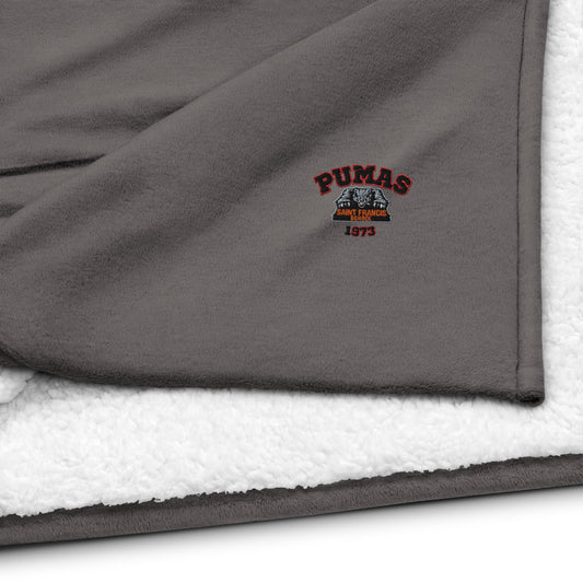 Premium sherpa blanket with PUMAS logo